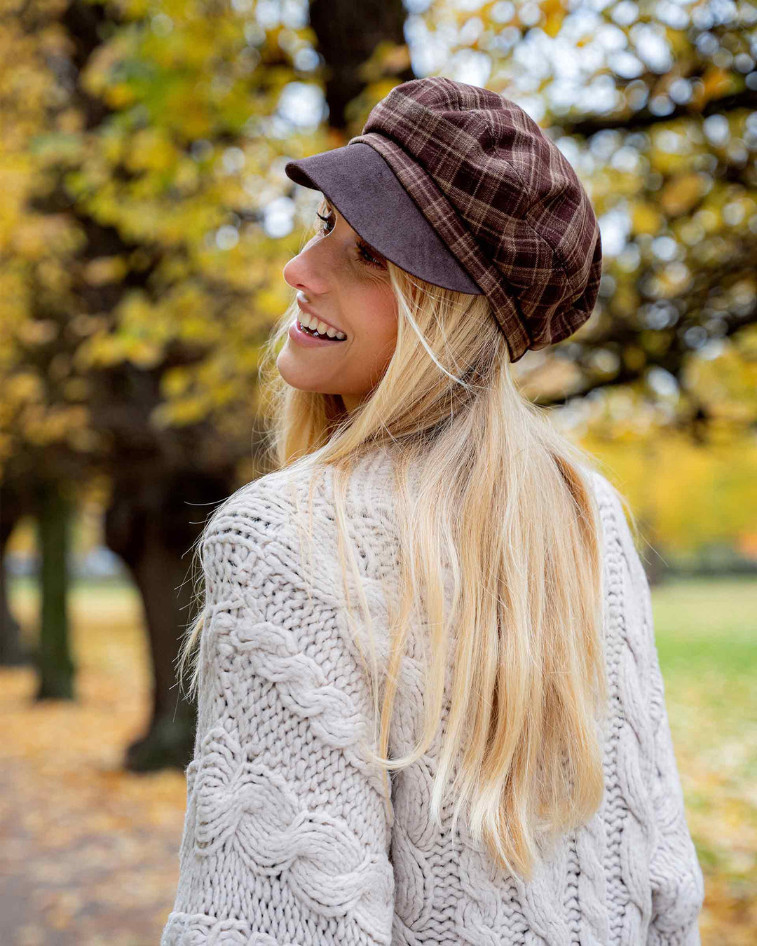Loevenich Checkered Cap With Faux Suede Brim in Wine