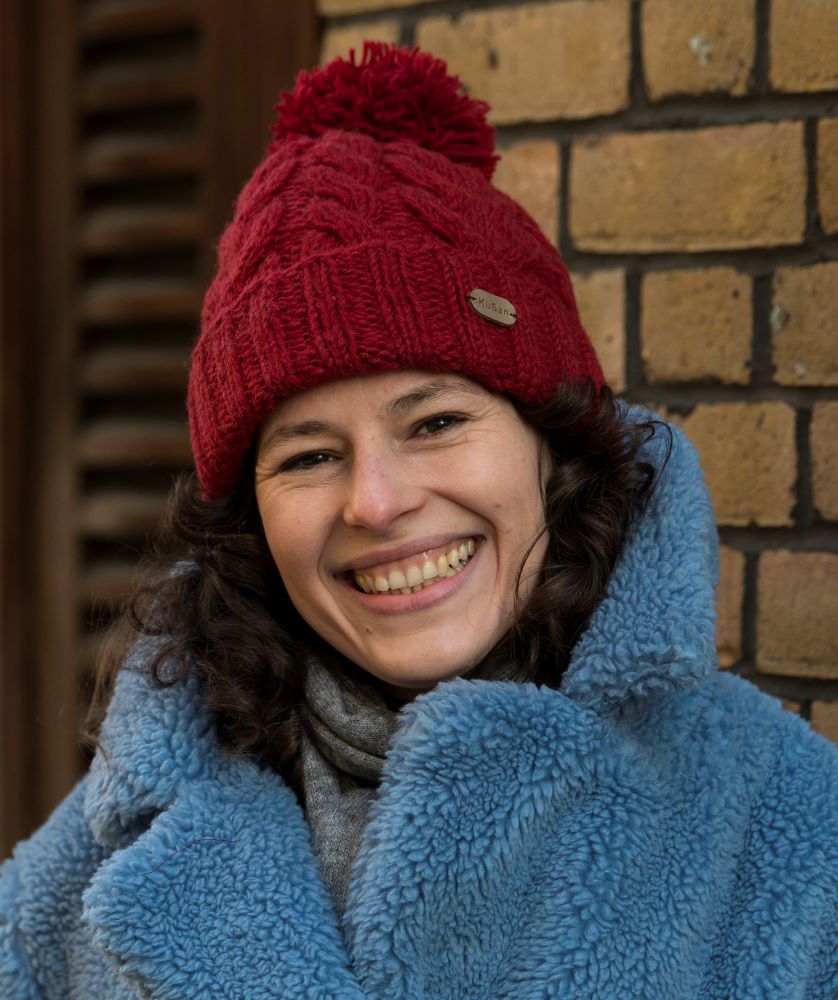 Kusan Cable Knit Bobble Hat Red