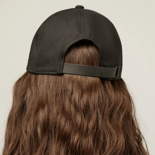 Tilley Adjustable Waxed Cotton Baseball Cap in Black