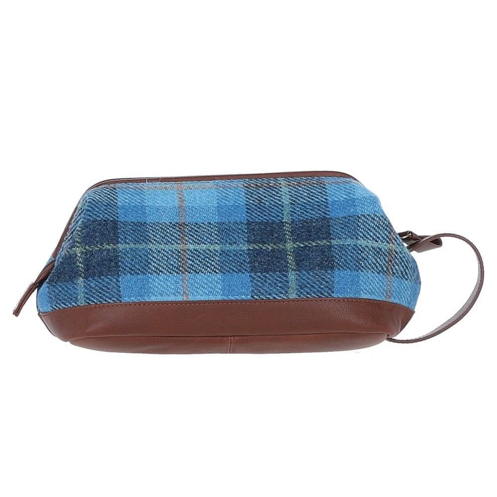 Leather & Harris Tweed Washbag (Tan/Blue)
