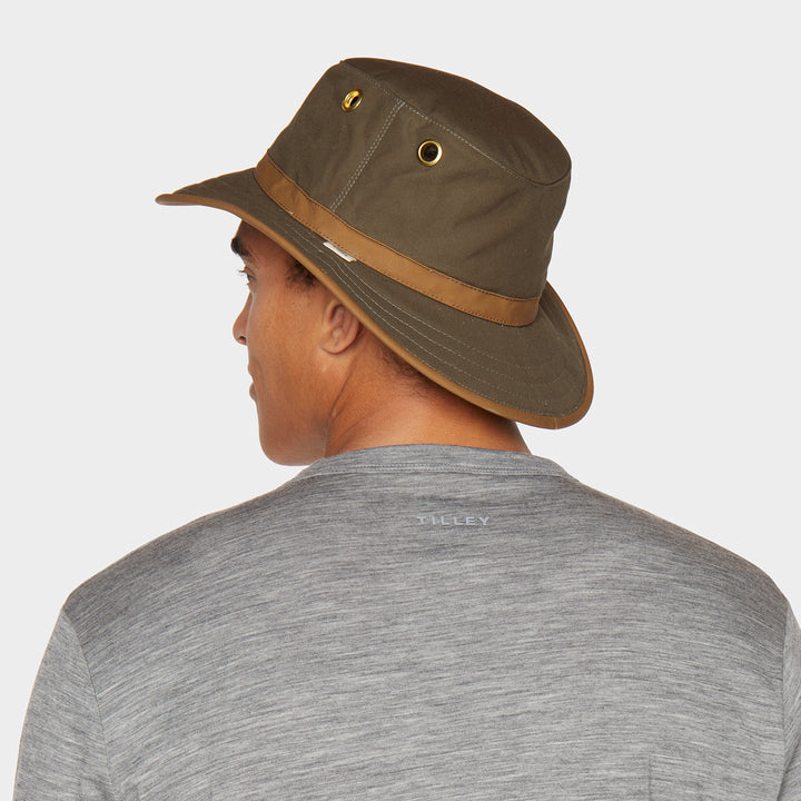 Tilley TWC7 Outback Waxed Cotton Hat (Green/Tan)