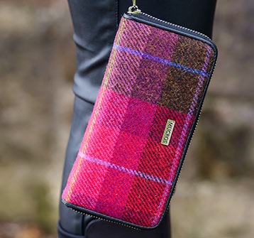 Mucros Weavers Large Zip Purse With Carry Strap in Pink Check